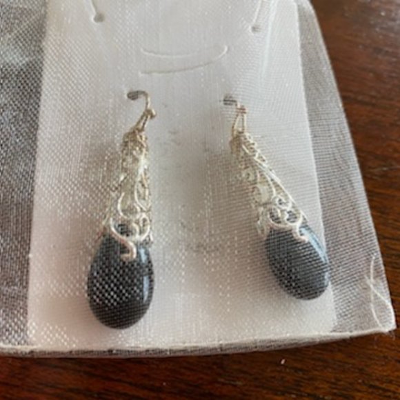 New * Polished OYNX and SILVER FILIGREE Cage DROP Hook Pierced EARRINGS - Picture 2 of 3